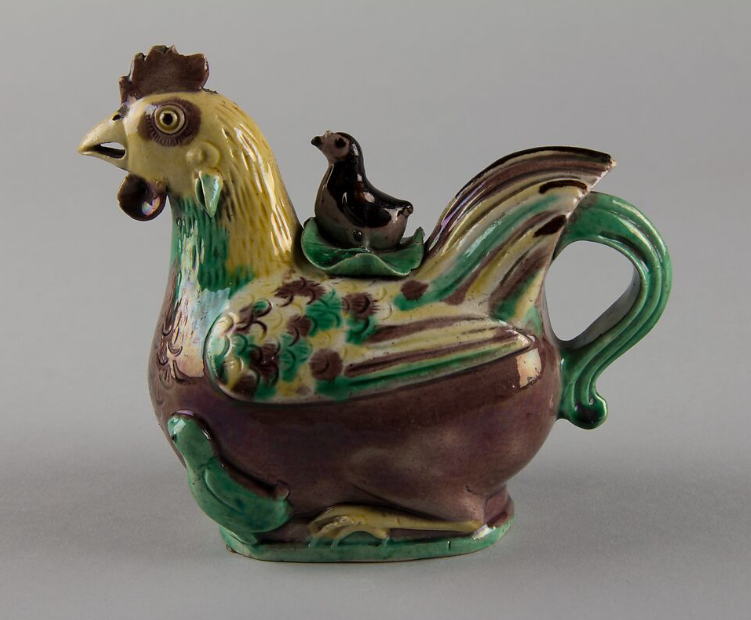 Chicken-form Ewer · 鸡形壺