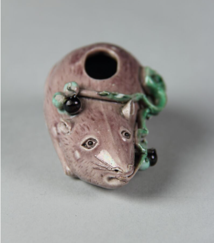 Mouse-Shaped Water Coupe · 清康熙素三彩鼠形水盛